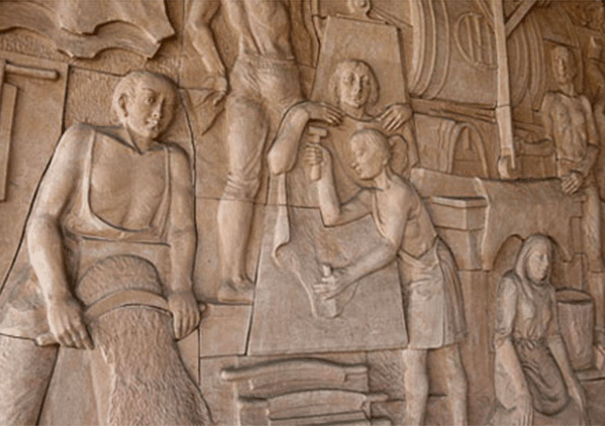 Tradizioni antiche e tecnologie moderne nella concia delle pelli.